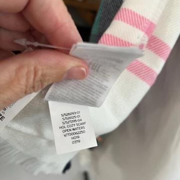 GAP Striped Scarf NWT Accessories Wrap Warm Cozy Soft Colorful - Picture 8 of 8